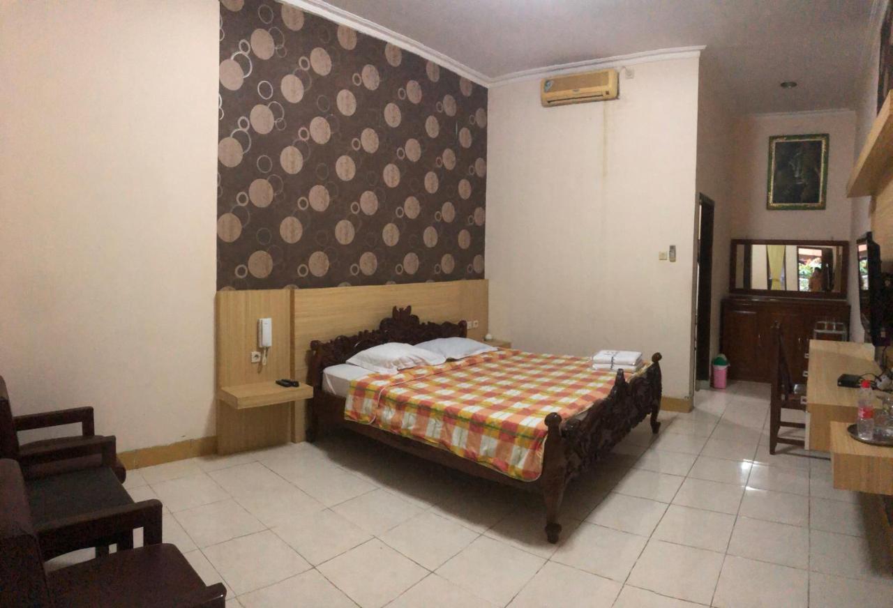 Grafika Hotel Dan Resto Gombong  Extérieur photo
